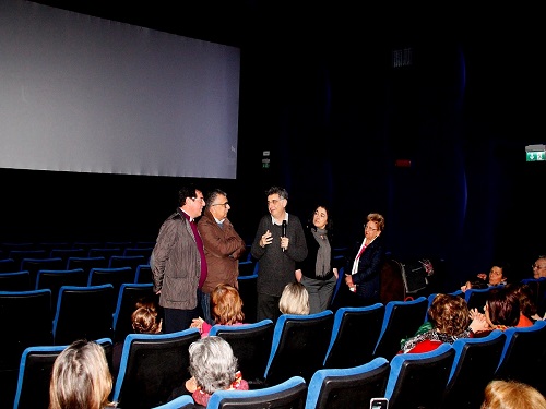 Francesco Calogero in sala con gli organizzatori del cineforum