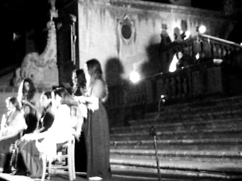 Alcune attrici durante la recitazione