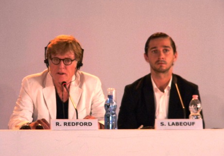 Redford durante una conferenza stampa
