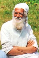 Sunderlal_Bahuguna_at_New_Tehri_cropped